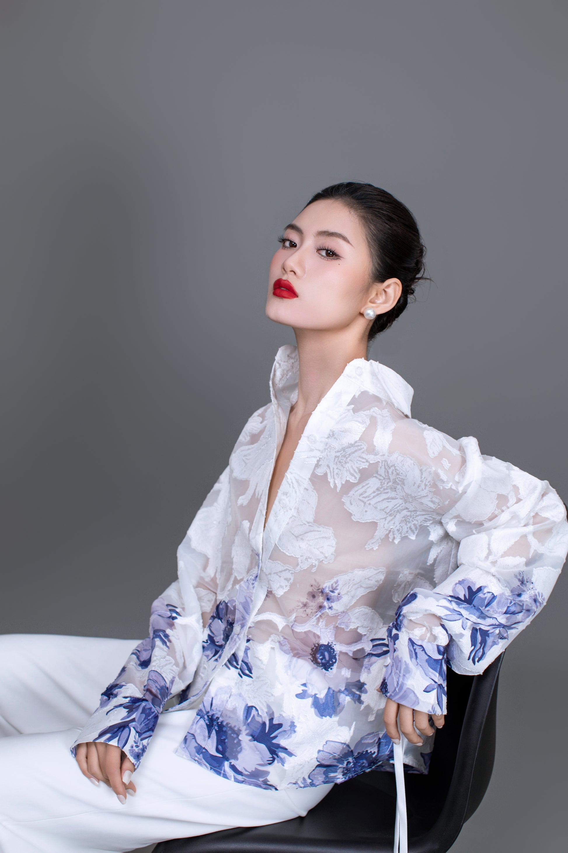 Side view of Hallie oversized top with dropped shoulders and relaxed fit